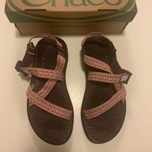 Women’s Chaco Sandals size 7 (new with tags)
